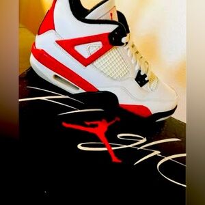 Nike Jordan 4s Retro - fire red